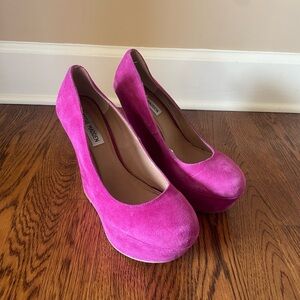 Steve Madden size 9 Platform Wedge Heels Magenta lightly used